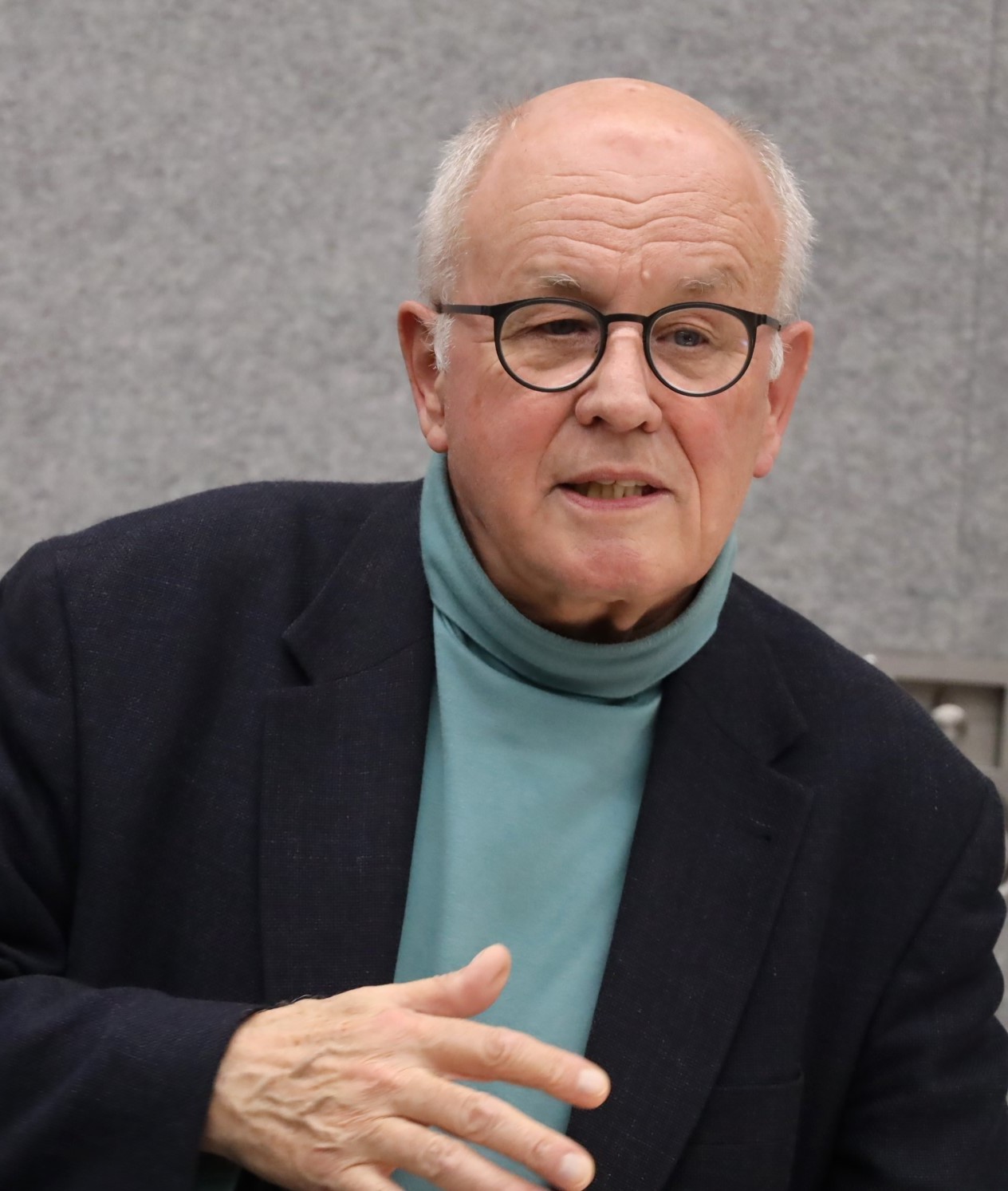 Volker Kauder. ehemaliger Bundestagsabgeordneter, spricht und diskutiert in V�hringen �ber die aktuelle, so prek�re und verworrene Weltlage.